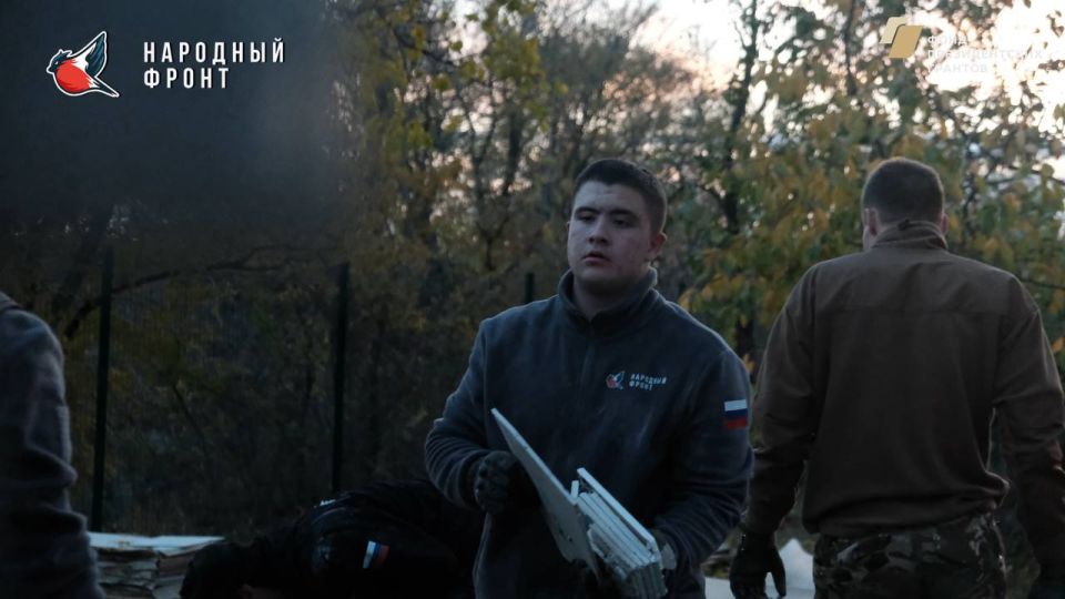 Молодёжка НФ ЛНР совместно с Молодёжкой НФ ДНР навели порядок в Богадельне перед открытием Молодёжка НФ ЛНР совместно с Молодёжкой НФ ДНР навели порядок в Богадельне перед открытием