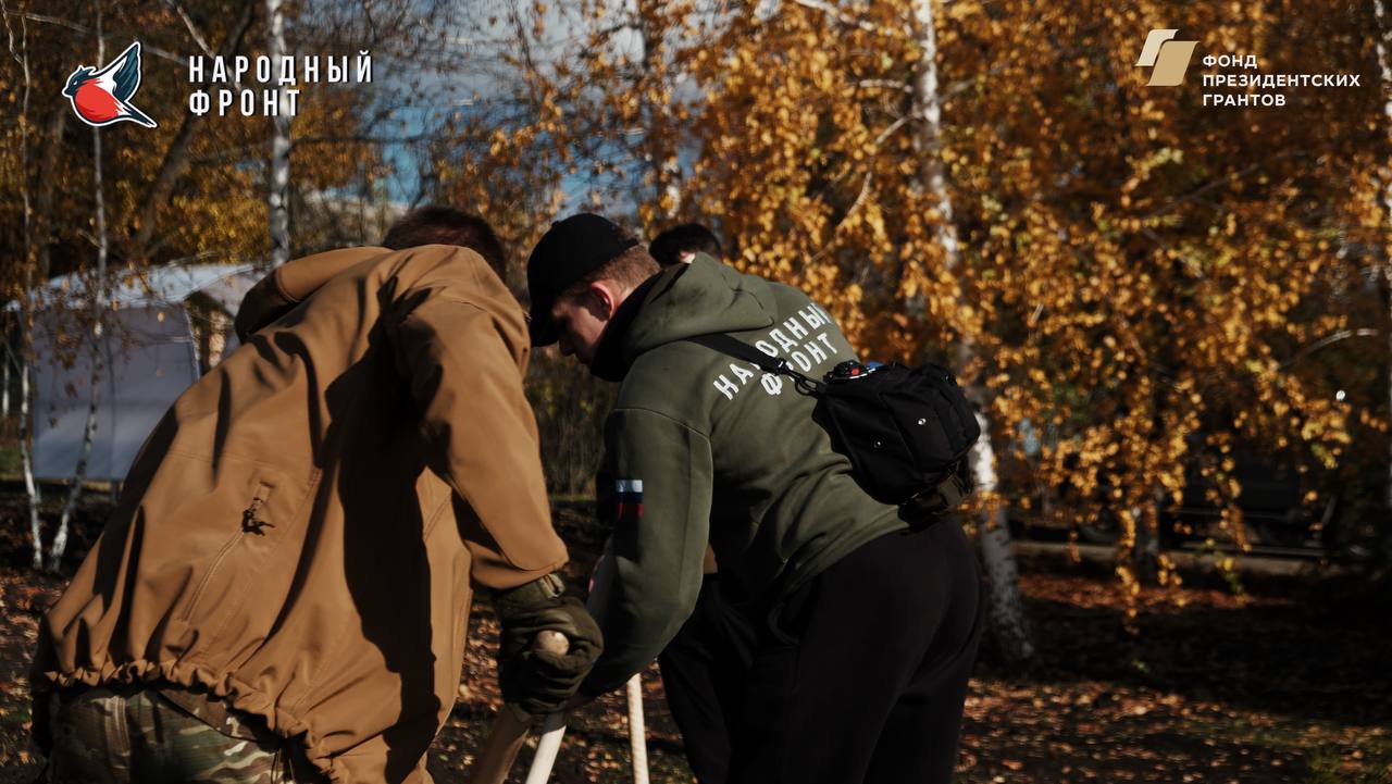 Молодёжка НФ ЛНР совместно с Молодёжкой НФ ДНР навели порядок в Богадельне перед открытием