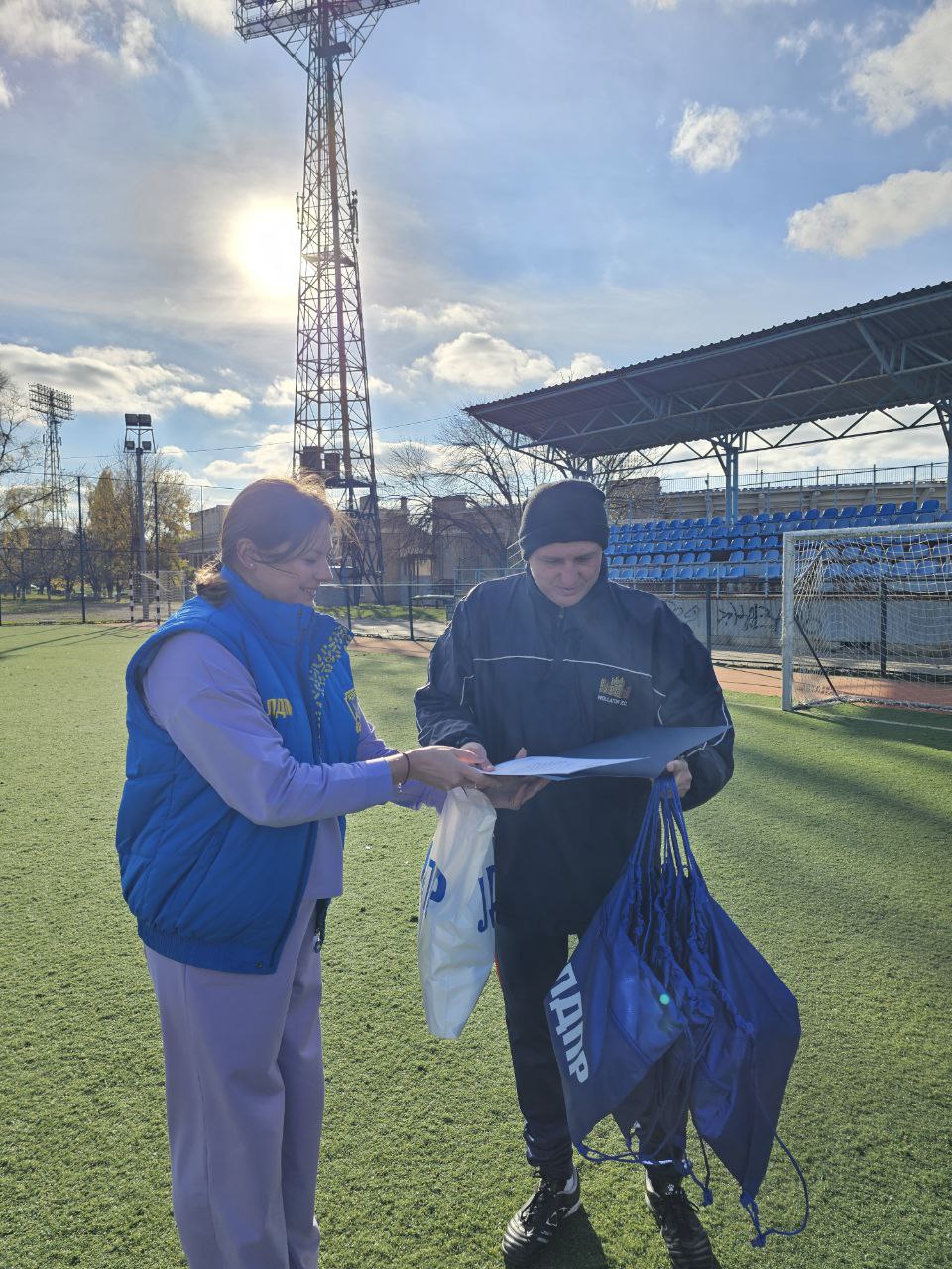 Галина Дуброва: В преддверии Дня народного единства я посетила открытое учебно-тренировочное мероприятие детской команды ГБУ ДО ЛНР «СШОР» (2018 г.р.). Это было замечательное событие, полное энергии и энтузиазма юных... Галина Дуброва: В преддверии Дня народного единства я посетила открытое учебно-тренировочное мероприятие детской команды ГБУ ДО ЛНР «СШОР» (2018 г.р.). Это было замечательное событие, полное энергии и энтузиазма юных...