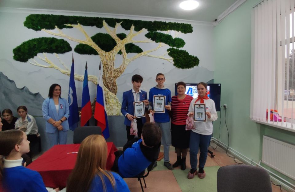 В преддверии Дня народного единства в Молодогвардейске и ближайших населённых пунктах прошли праздничные мероприятия, направленные на укрепление чувства единства и патриотизма среди жителей В преддверии Дня народного единства в Молодогвардейске и ближайших населённых пунктах прошли праздничные мероприятия, направленные на укрепление чувства единства и патриотизма среди жителей