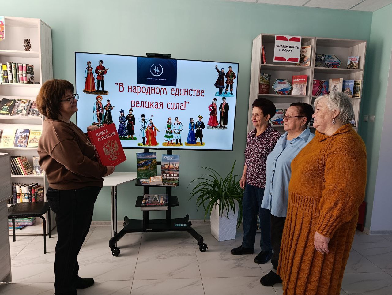 "Ночь искусств" в библиотеке Сковороды завершилась триумфом знаний и дружбы! "Ночь искусств" в библиотеке Сковороды завершилась триумфом знаний и дружбы!