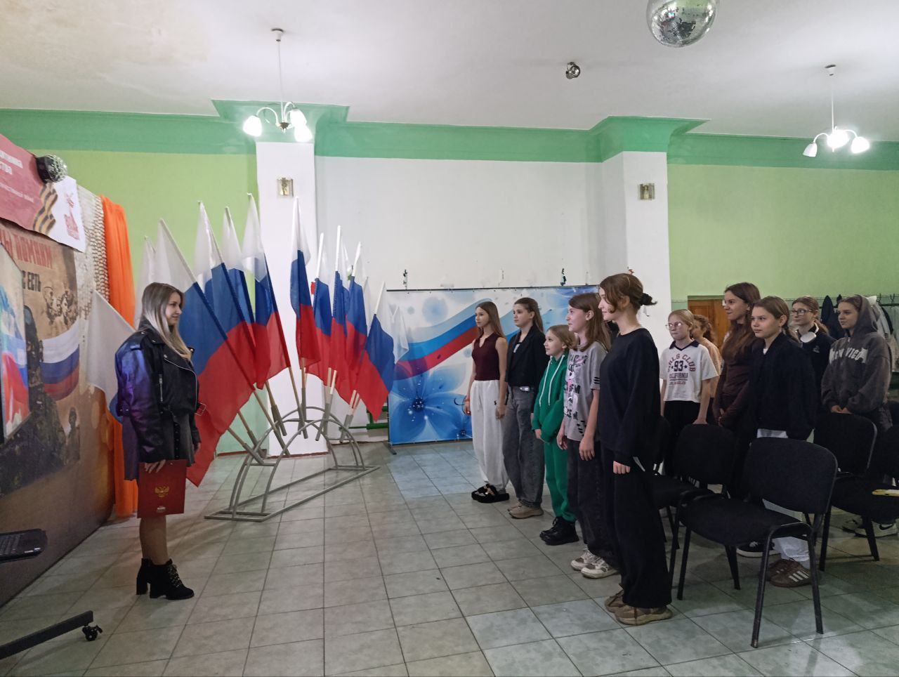 В преддверии Дня народного единства в учреждениях культуры городского округа город Ровеньки прошли тематические мероприятия, направленные на укрепление единства и сплоченности среди жителей В преддверии Дня народного единства в учреждениях культуры городского округа город Ровеньки прошли тематические мероприятия, направленные на укрепление единства и сплоченности среди жителей