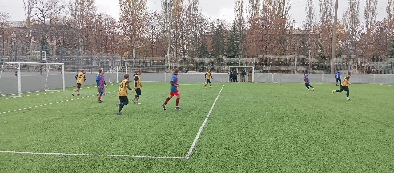 В Стаханове прошел финал осеннего футбольного первенства В Стаханове прошел финал осеннего футбольного первенства