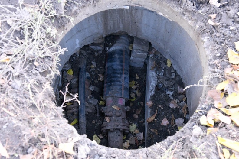 Красноярская аварийно-восстановительная бригада ремонтирует участок теплотрассы в Свердловской ЦГМБ Красноярская аварийно-восстановительная бригада ремонтирует участок теплотрассы в Свердловской ЦГМБ