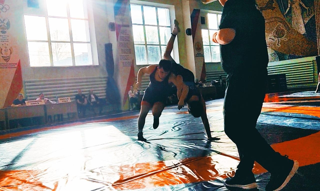 Тренер из Лисичанска завоевал бронзовую медаль на XIX Всероссийском турнире по вольной борьбе Тренер из Лисичанска завоевал бронзовую медаль на XIX Всероссийском турнире по вольной борьбе