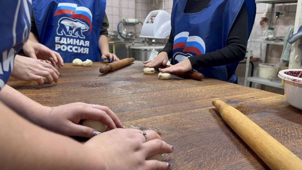 Светлана Гребенькова: От тыла - фронту. Традиция печь пироги на праздники - то, что объединяет все регионы нашей родной необъятной России Светлана Гребенькова: От тыла - фронту. Традиция печь пироги на праздники - то, что объединяет все регионы нашей родной необъятной России