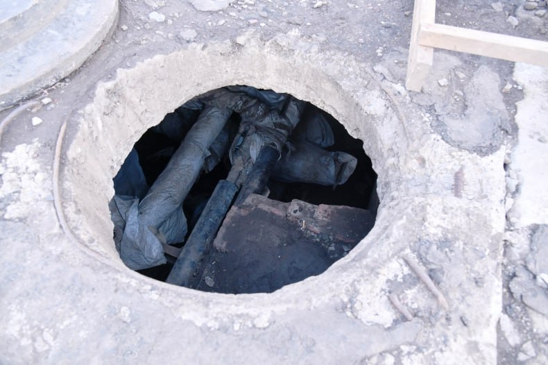 Красноярская аварийно-восстановительная бригада ремонтирует участок теплотрассы в Свердловской ЦГМБ Красноярская аварийно-восстановительная бригада ремонтирует участок теплотрассы в Свердловской ЦГМБ