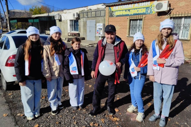 «В единстве - наша сила!»: в Свердловской СШ №5 прошла акция ко Дню народного единства «В единстве - наша сила!»: в Свердловской СШ №5 прошла акция ко Дню народного единства