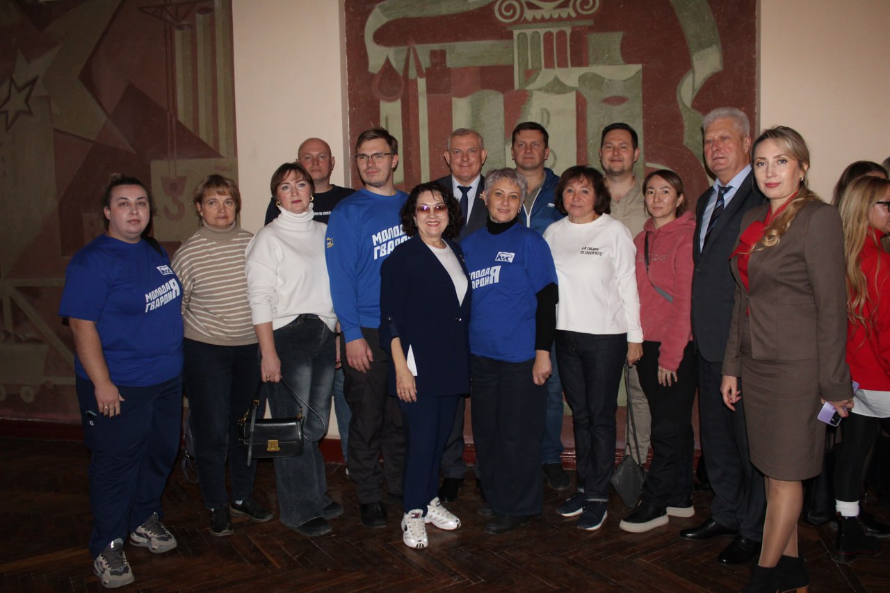 Сергей Козенко: В День народного единства принял участие в торжественном мероприятии «В дружбе народов – единство России!», которое состоялось в зале Краснодонского городского Дворца культуры имени «Молодой гвардии», где... Сергей Козенко: В День народного единства принял участие в торжественном мероприятии «В дружбе народов – единство России!», которое состоялось в зале Краснодонского городского Дворца культуры имени «Молодой гвардии», где...