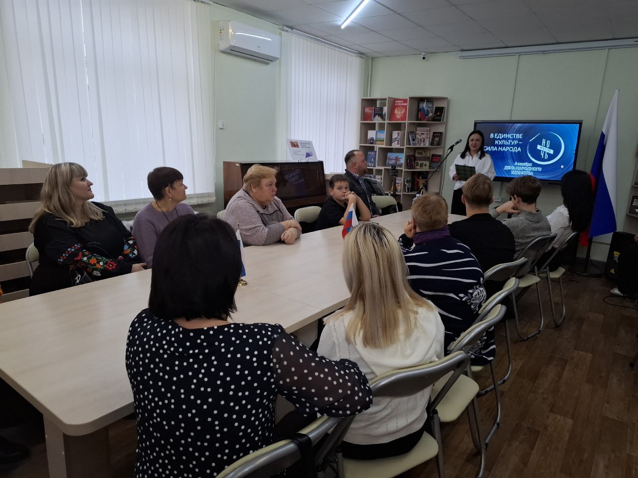 Коллектив АГЦБС принял участие во Всероссийской акции "Ночь искусств" с темой "В единстве культур - сила народа", приуроченной Дню народного единства Коллектив АГЦБС принял участие во Всероссийской акции "Ночь искусств" с темой "В единстве культур - сила народа", приуроченной Дню народного единства