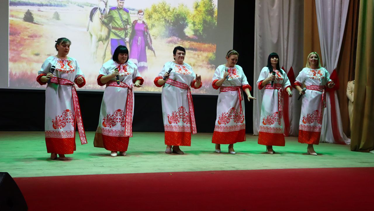 В Перевальске состоялся яркий и много культурный фестиваль ко Дню народного единства