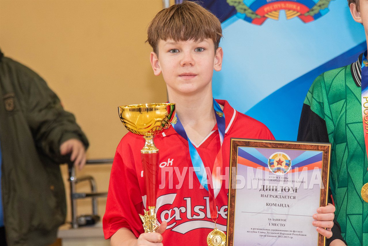 В Луганске разыграли Кубок Главы ЛНР по футзалу В Луганске разыграли Кубок Главы ЛНР по футзалу