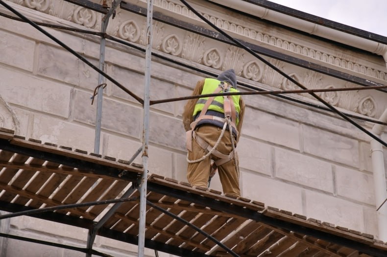 Красноярский край в рамках шефской помощи оказывает помощь в ремонте объектов культуры Красноярский край в рамках шефской помощи оказывает помощь в ремонте объектов культуры