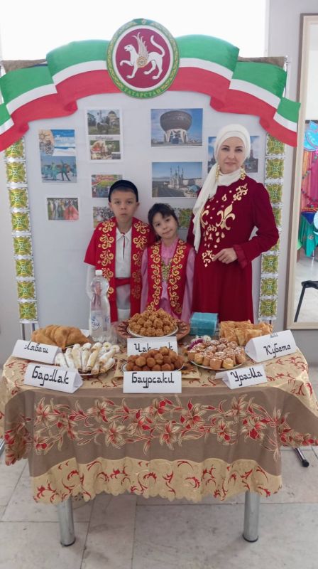 При поддержке партии «Единая Россия» во Дворце культуры имени Ленина прошел праздничный концерт и фестиваль национальных культур ко Дню народного единства При поддержке партии «Единая Россия» во Дворце культуры имени Ленина прошел праздничный концерт и фестиваль национальных культур ко Дню народного единства