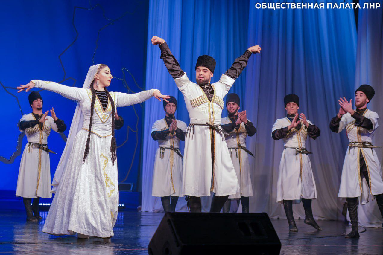 «Мы вместе»: В ЛНР отметили День народного единства большим праздничным фестивалем «Мы вместе»: В ЛНР отметили День народного единства большим праздничным фестивалем