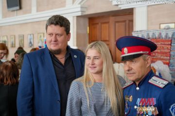 «Мы вместе»: В ЛНР отметили День народного единства большим праздничным фестивалем