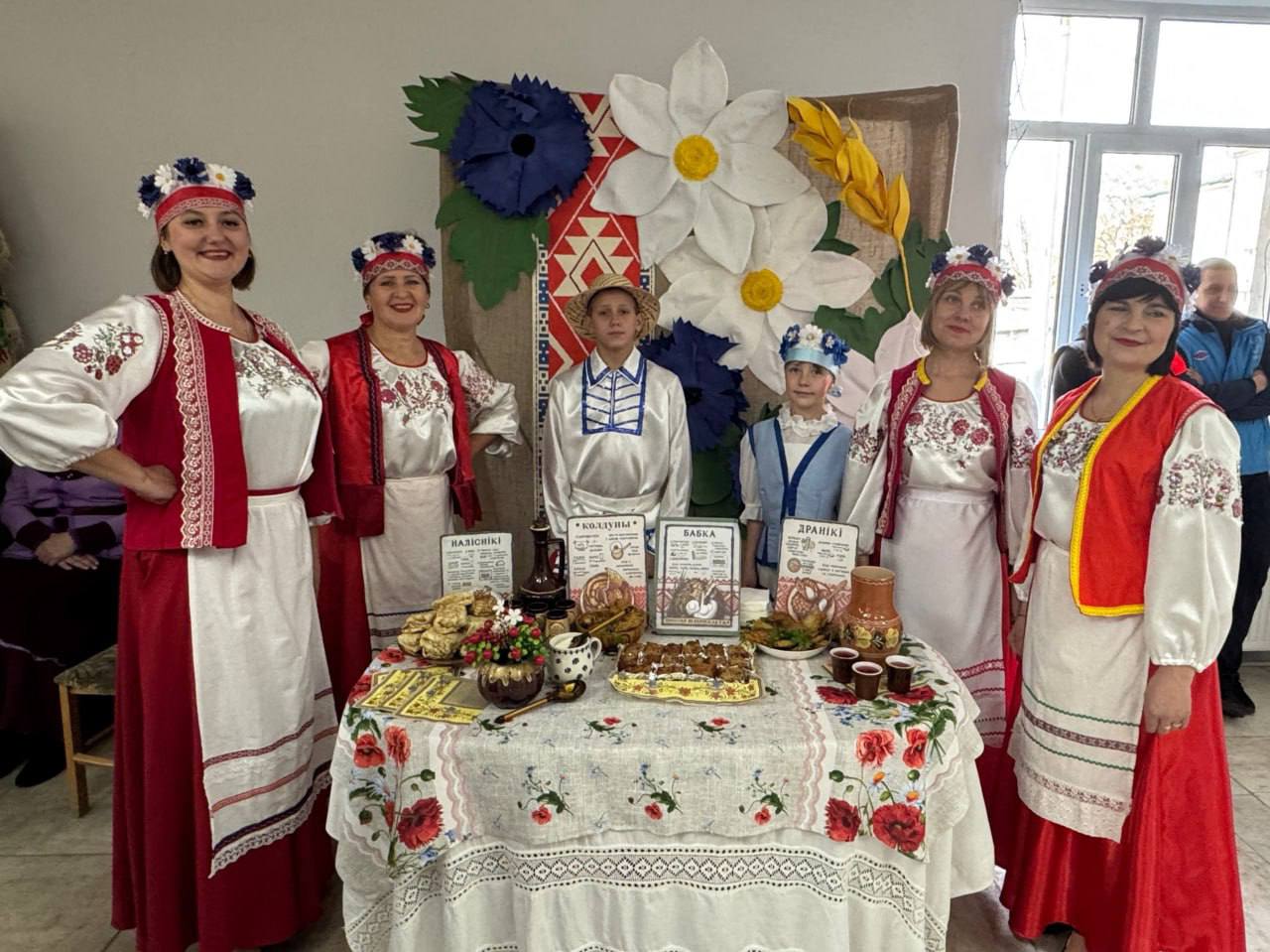 В Краснолучском дворце культуры им.Ленина состоялся яркий Городской фестиваль национальных культур, приуроченный ко Дню народного единства В Краснолучском дворце культуры им.Ленина состоялся яркий Городской фестиваль национальных культур, приуроченный ко Дню народного единства