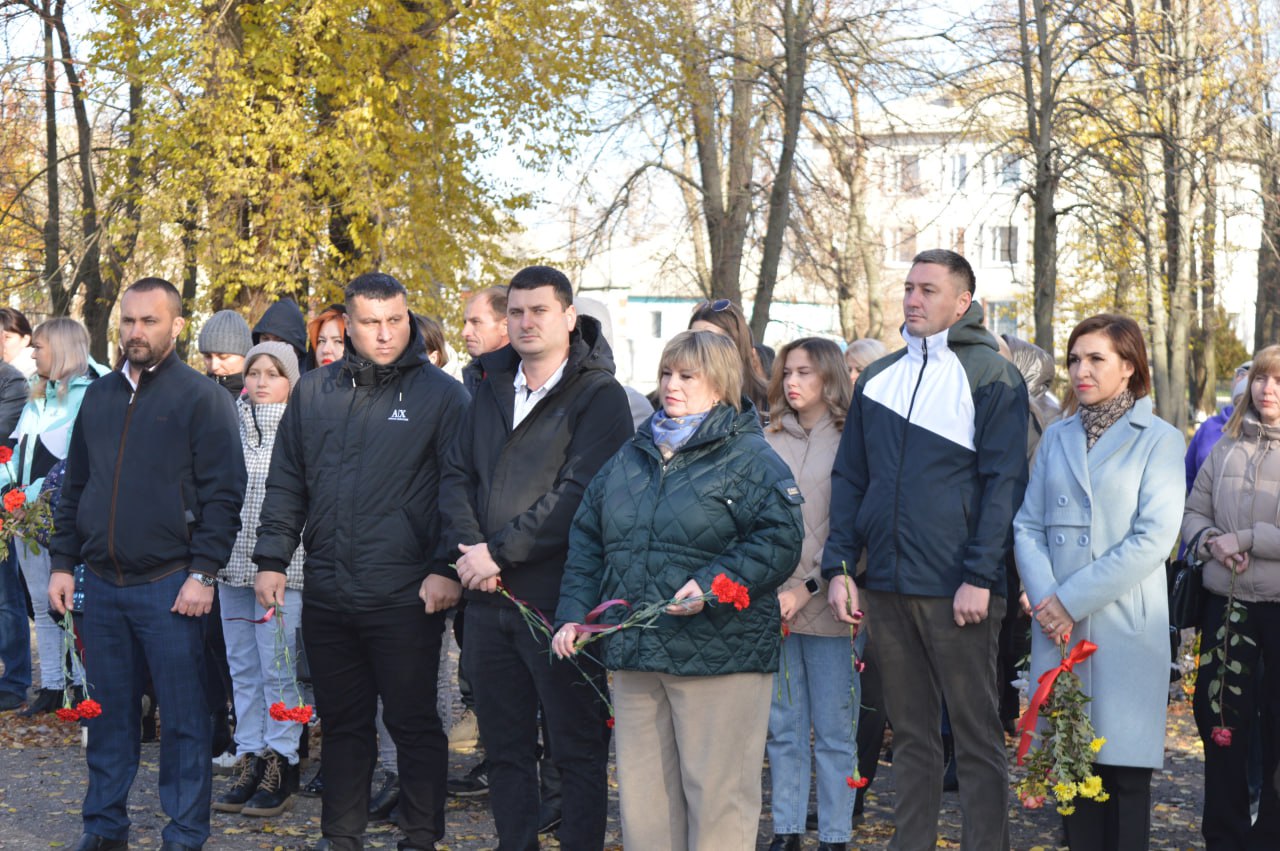 День народного единства – это важный российский праздник, символизирующий сплочение и единство народа, а также его историческую память День народного единства – это важный российский праздник, символизирующий сплочение и единство народа, а также его историческую память