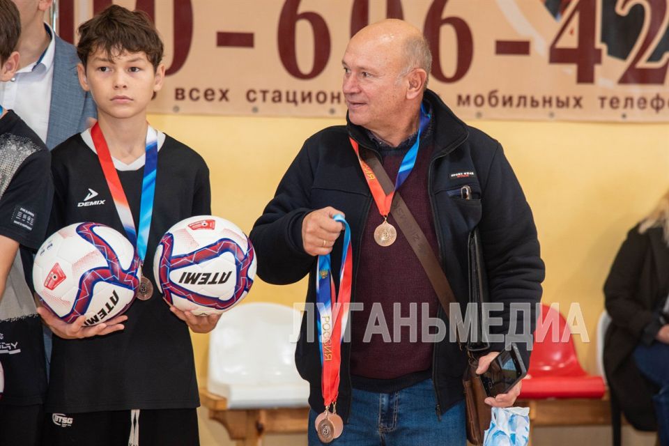 В Луганске разыграли Кубок Главы ЛНР по футзалу В Луганске разыграли Кубок Главы ЛНР по футзалу