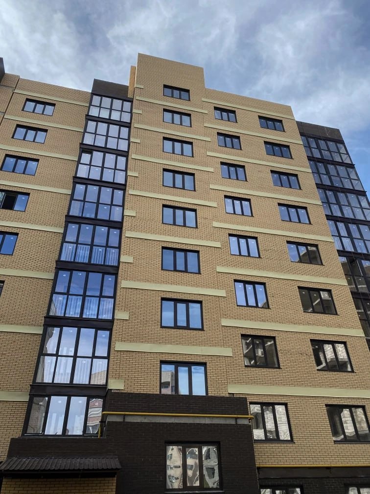 Марат Хуснуллин: «В Луганске вручили ключи от квартир жителям нового ЖК "Авиатор"» Марат Хуснуллин: «В Луганске вручили ключи от квартир жителям нового ЖК "Авиатор"»