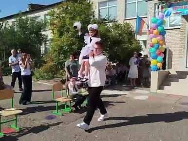 Дружба без границ: Избердеевская и Денежниковская школы поздравляют с Днем народного единства!