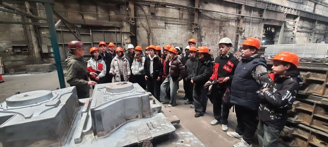 «ВЫБИРАЙ СВОЁ» – СВОЁ ДЕЛО, СВОЁ ПРЕДПРИЯТИЕ, СВОЁ БУДУЩЕЕ: ПРОФЕССИОГРАФИЧЕСКИЕ ЭКСКУРСИИ НА ЛУГАНСКИХ ПРЕДПРИЯТИЯХ «ВЫБИРАЙ СВОЁ» – СВОЁ ДЕЛО, СВОЁ ПРЕДПРИЯТИЕ, СВОЁ БУДУЩЕЕ: ПРОФЕССИОГРАФИЧЕСКИЕ ЭКСКУРСИИ НА ЛУГАНСКИХ ПРЕДПРИЯТИЯХ