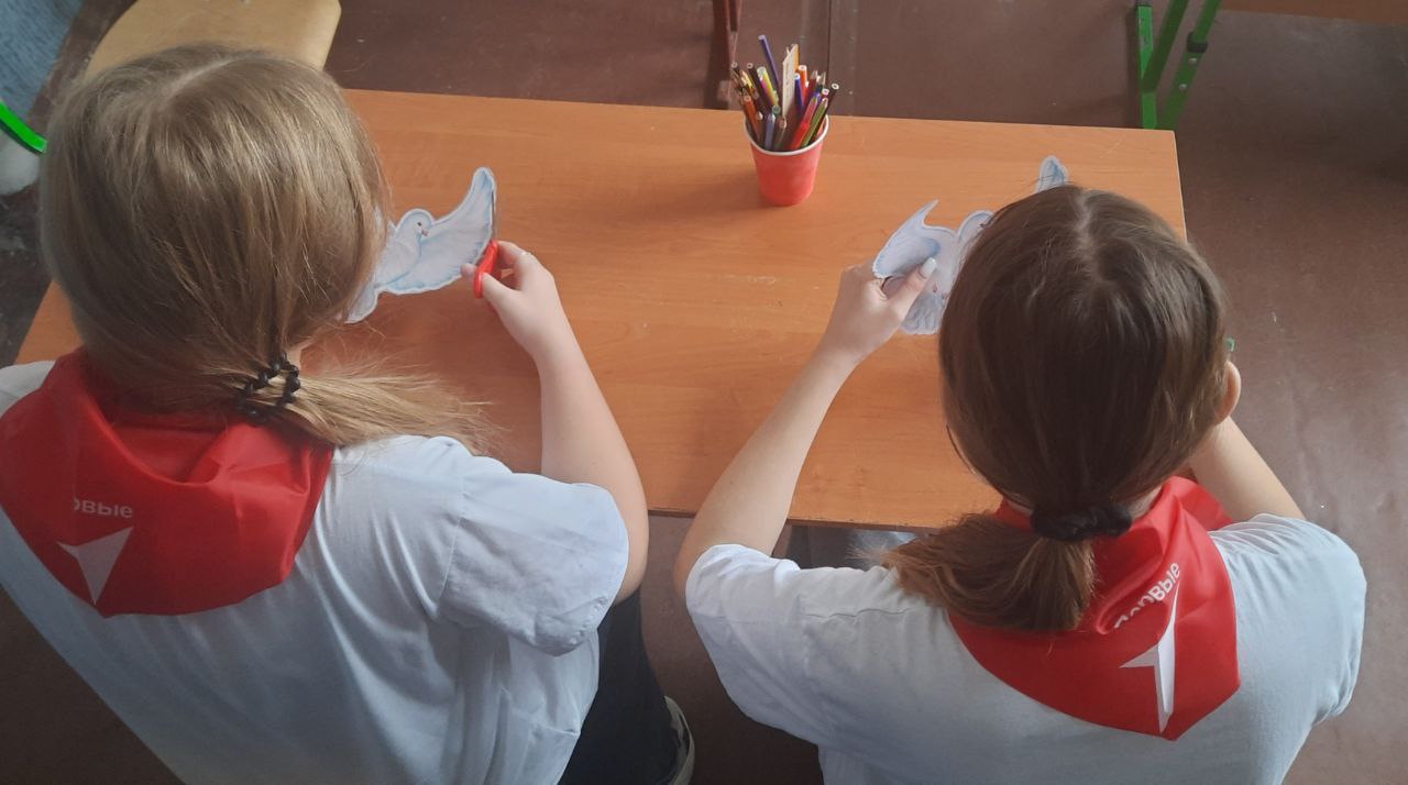 В преддверии Дня народного единства Первые ГБОУ ЛНР "Рубежанская ОШ № 3", совместно с представителями волонтерского отряда школы "ZOV-сердца", при содействии педагога-организатора и советника директора по воспитанию приняли... В преддверии Дня народного единства Первые ГБОУ ЛНР "Рубежанская ОШ № 3", совместно с представителями волонтерского отряда школы "ZOV-сердца", при содействии педагога-организатора и советника директора по воспитанию приняли...