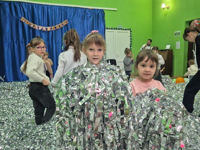 Серебряная вечеринка для детей в Селезнёвском Доме культуры Серебряная вечеринка для детей в Селезнёвском Доме культуры