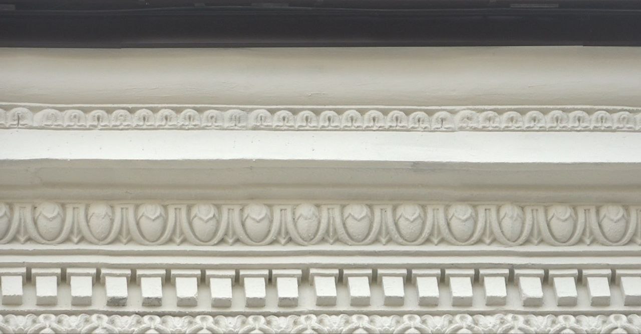 На фасаде ДК имени «Молодой Гвардии» на 98% завершена покраска