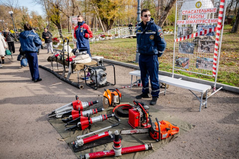 В День народного единства в луганском парке им. М. Горького прошли масштабные культурные мероприятия В День народного единства в луганском парке им. М. Горького прошли масштабные культурные мероприятия