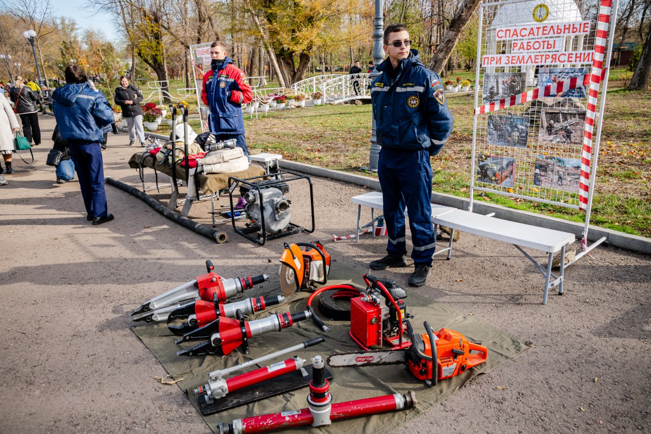 В День народного единства в луганском парке им. М. Горького прошли масштабные культурные мероприятия В День народного единства в луганском парке им. М. Горького прошли масштабные культурные мероприятия