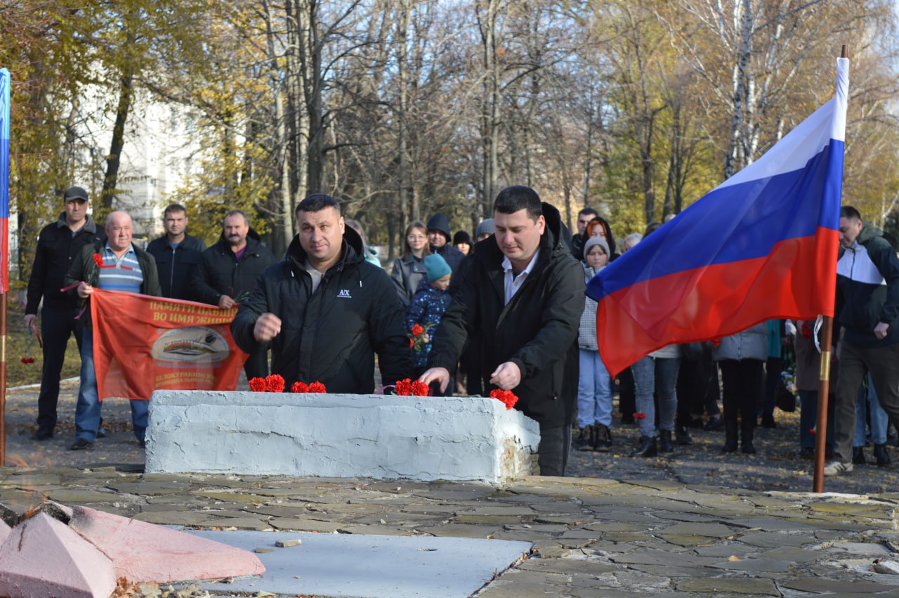 День народного единства – это важный российский праздник, символизирующий сплочение и единство народа, а также его историческую память День народного единства – это важный российский праздник, символизирующий сплочение и единство народа, а также его историческую память