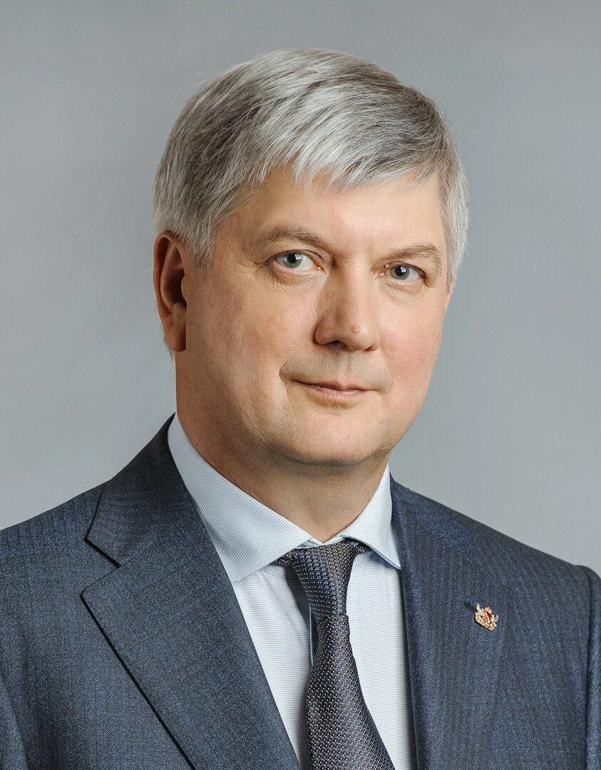 Губернатор Воронежской области Александр Гусев поздравил жителей Новопсковского округа с Днём народного единства