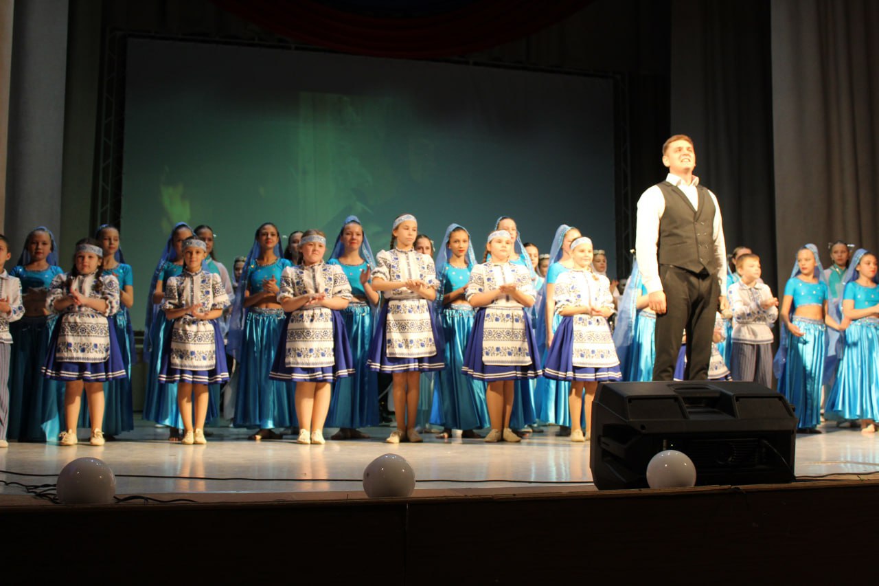 Сергей Козенко: В День народного единства принял участие в торжественном мероприятии «В дружбе народов – единство России!», которое состоялось в зале Краснодонского городского Дворца культуры имени «Молодой гвардии», где... Сергей Козенко: В День народного единства принял участие в торжественном мероприятии «В дружбе народов – единство России!», которое состоялось в зале Краснодонского городского Дворца культуры имени «Молодой гвардии», где...