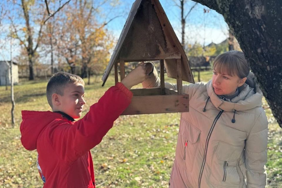 В рамках празднования Дня народного единства учащиеся Комсомольской СШ приняли участие во Всероссийской акции «Россия - семья семей» В рамках празднования Дня народного единства учащиеся Комсомольской СШ приняли участие во Всероссийской акции «Россия - семья семей»