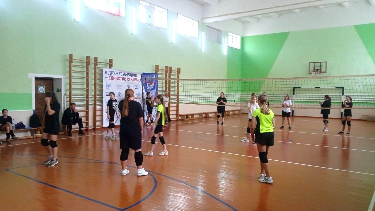 В Новоайдаре состоялся турнир по волейболу среди девушек В Новоайдаре состоялся турнир по волейболу среди девушек