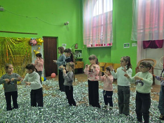 Серебряная вечеринка для детей в Селезнёвском Доме культуры Серебряная вечеринка для детей в Селезнёвском Доме культуры