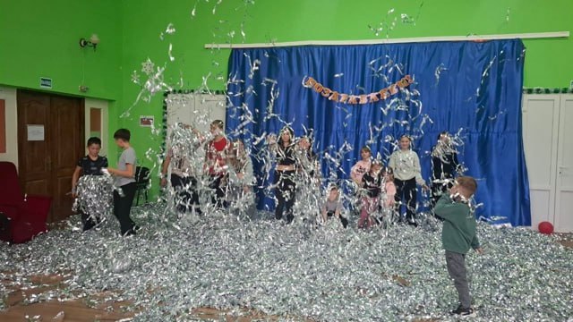 Серебряная вечеринка для детей в Селезнёвском Доме культуры Серебряная вечеринка для детей в Селезнёвском Доме культуры
