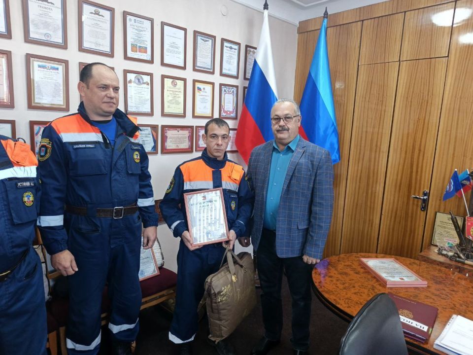 Сергей Саенко: В День народного единства встретился с нашими помощниками, представителями спасательно поисковой службы по Ростовской области — истинными патриотами, которые не остались в стороне от сложной ситуации в округе Сергей Саенко: В День народного единства встретился с нашими помощниками, представителями спасательно поисковой службы по Ростовской области — истинными патриотами, которые не остались в стороне от сложной ситуации в округе