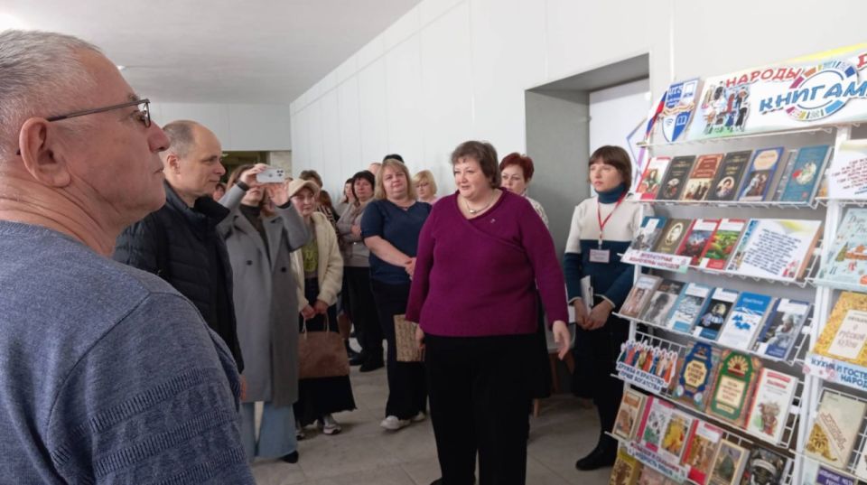 При поддержке партии «Единая Россия» во Дворце культуры имени Ленина прошел праздничный концерт и фестиваль национальных культур ко Дню народного единства При поддержке партии «Единая Россия» во Дворце культуры имени Ленина прошел праздничный концерт и фестиваль национальных культур ко Дню народного единства