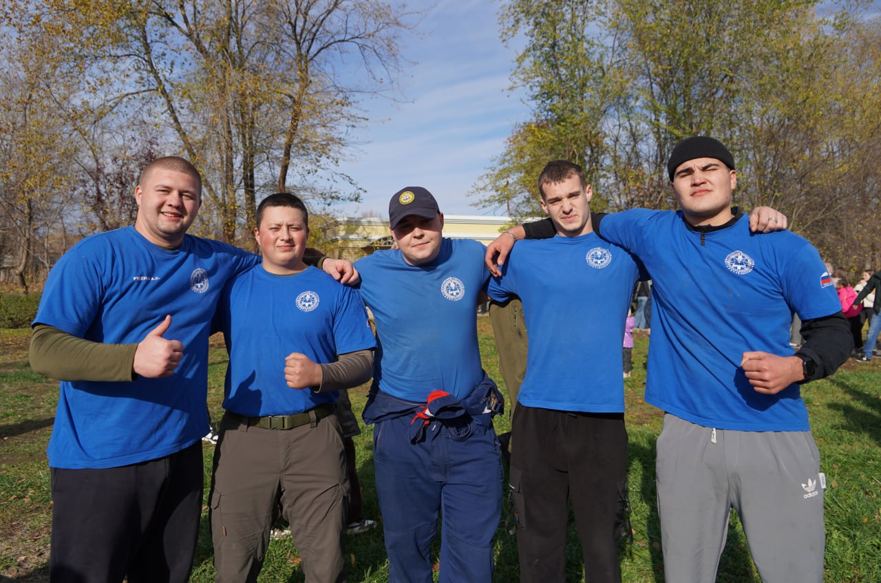 Сила духа и единства. 4 ноября - дата, которая символизирует сплоченность, силу духа и неразрывную связь поколений Сила духа и единства. 4 ноября - дата, которая символизирует сплоченность, силу духа и неразрывную связь поколений