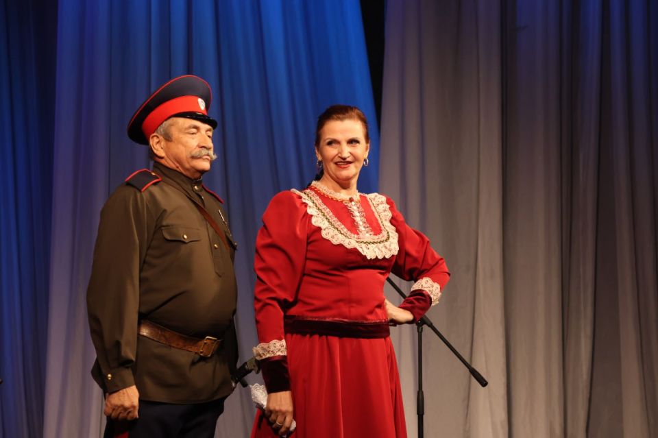 Сегодня в Луганском академическом русском драматическом театре им. П. Луспекаева состоялось масштабное праздничное мероприятие #МыВместе, посвященное Дню народного единства Сегодня в Луганском академическом русском драматическом театре им. П. Луспекаева состоялось масштабное праздничное мероприятие #МыВместе, посвященное Дню народного единства