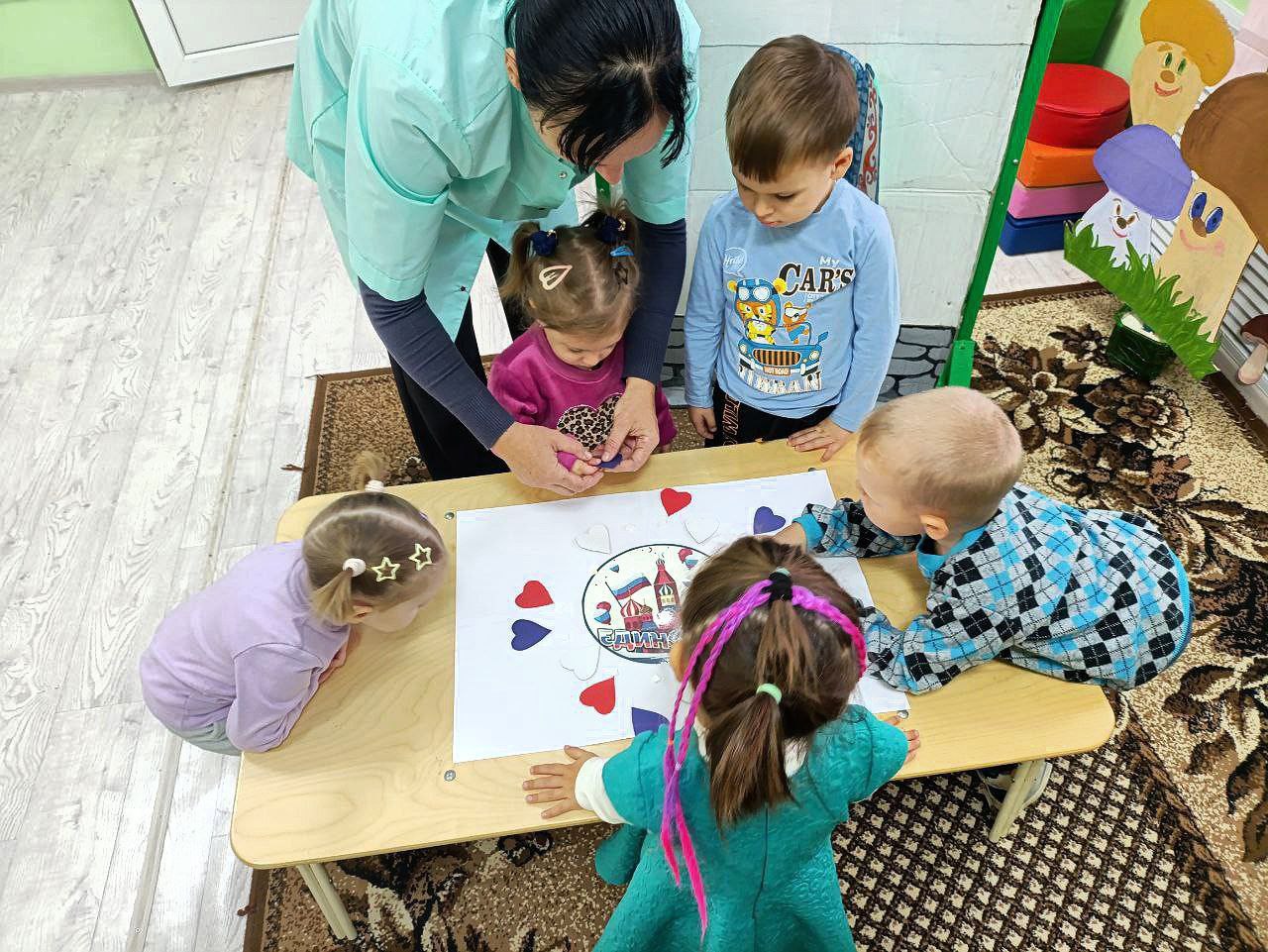 День народного единства отмечается ежегодно 4 ноября и является символом сплочённости всех народов нашей страны День народного единства отмечается ежегодно 4 ноября и является символом сплочённости всех народов нашей страны