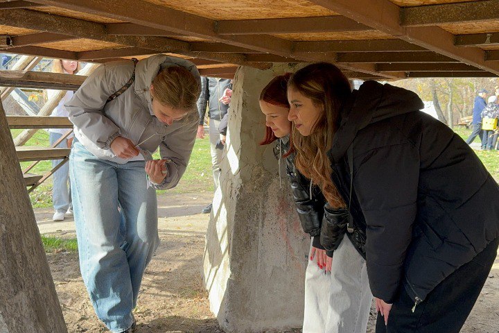 Сохраняя память о прошлом: В Луганске для молодёжи провели исторический квест «Маршрут 1795» Сохраняя память о прошлом: В Луганске для молодёжи провели исторический квест «Маршрут 1795»