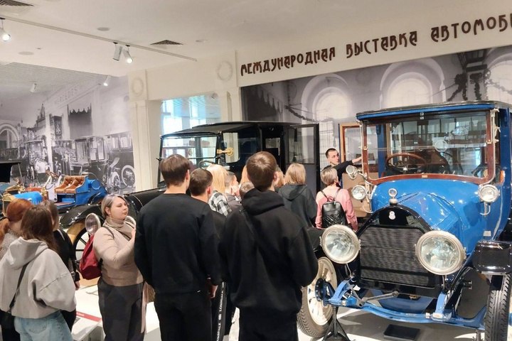 Полезные и интересные каникулы: Дети участников СВО из ЛНР встречают День народного единства на Урале Полезные и интересные каникулы: Дети участников СВО из ЛНР встречают День народного единства на Урале