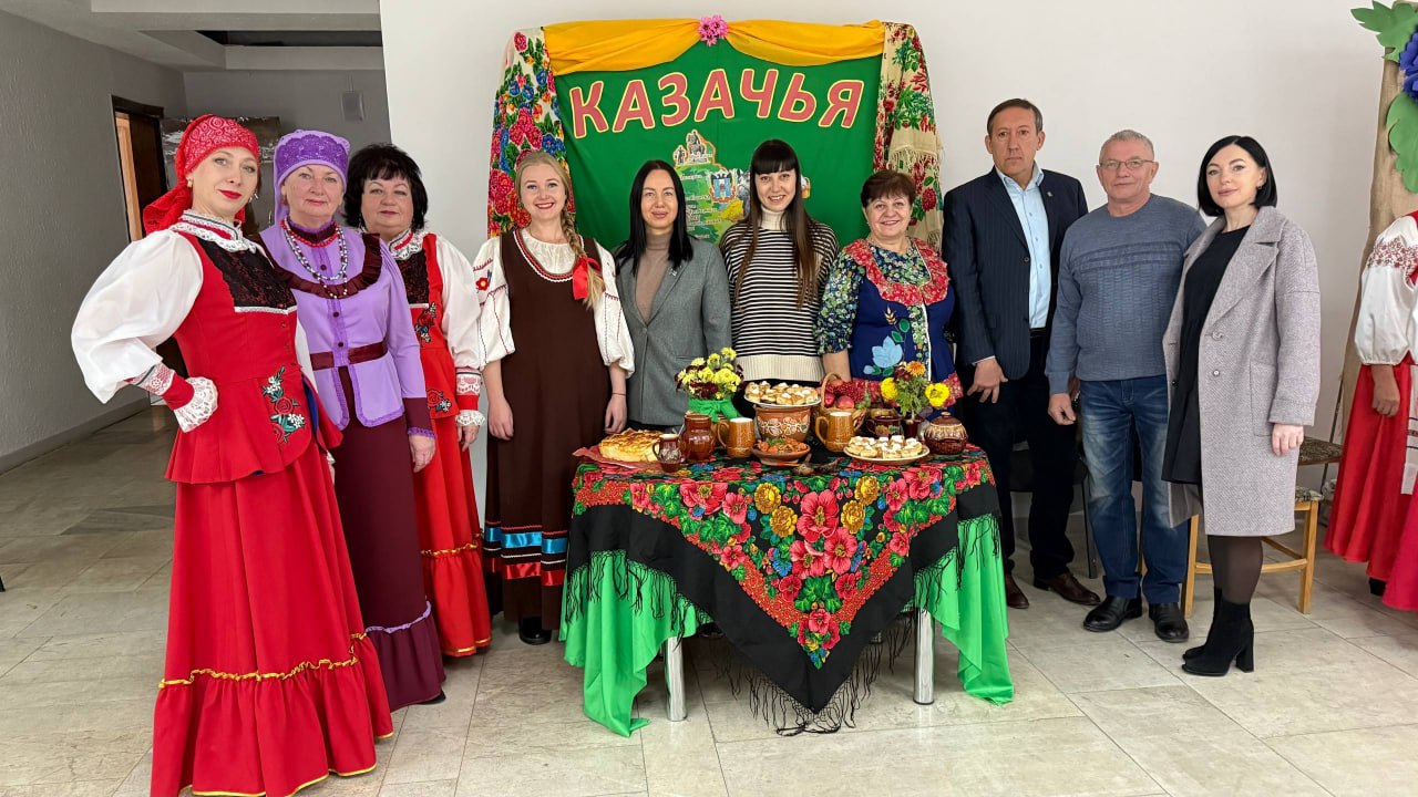 При поддержке партии «Единая Россия» во Дворце культуры имени Ленина прошел праздничный концерт и фестиваль национальных культур ко Дню народного единства При поддержке партии «Единая Россия» во Дворце культуры имени Ленина прошел праздничный концерт и фестиваль национальных культур ко Дню народного единства