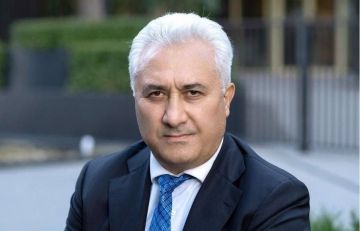 В День народного единства заслуженный строитель России, глава армянской диаспоры в Тюмени и меценат Абрам Овеян поздравил россиян и напомнил соотечественникам о том, что одним из трех авторов гимна СССР, позже измененного в...