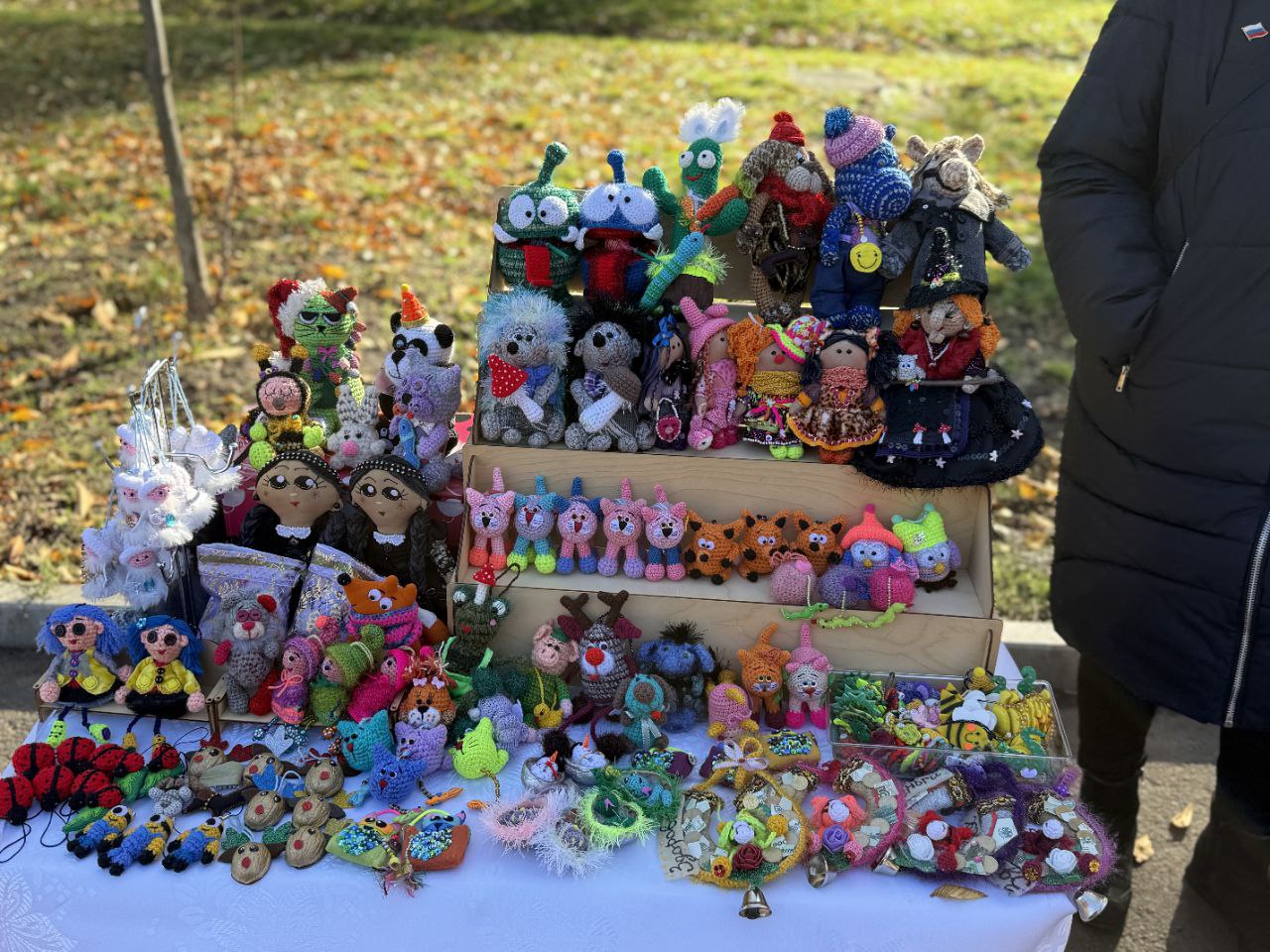 Молодежь Перевальска приняла участие в республиканских гуляниях, посвященных Дню народного единства Молодежь Перевальска приняла участие в республиканских гуляниях, посвященных Дню народного единства