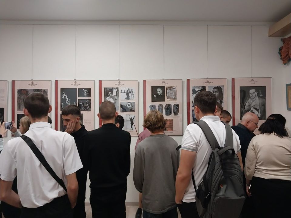 В Старобельске открылась передвижная выставка «Золотой век Юрия Григоровича» В Старобельске открылась передвижная выставка «Золотой век Юрия Григоровича»