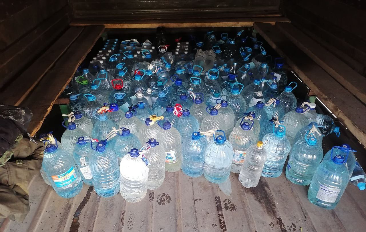 В рамках партакции «Zа Победу» единороссы Славяносербщины передали участникам спецоперации бутилированную воду В рамках партакции «Zа Победу» единороссы Славяносербщины передали участникам спецоперации бутилированную воду